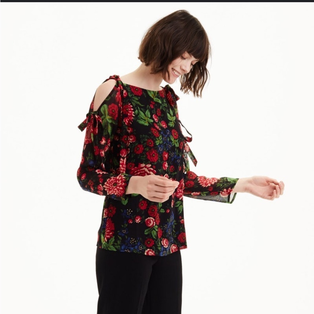 Carmen Marc Valvo Cold Shoulder Shirt Size Small